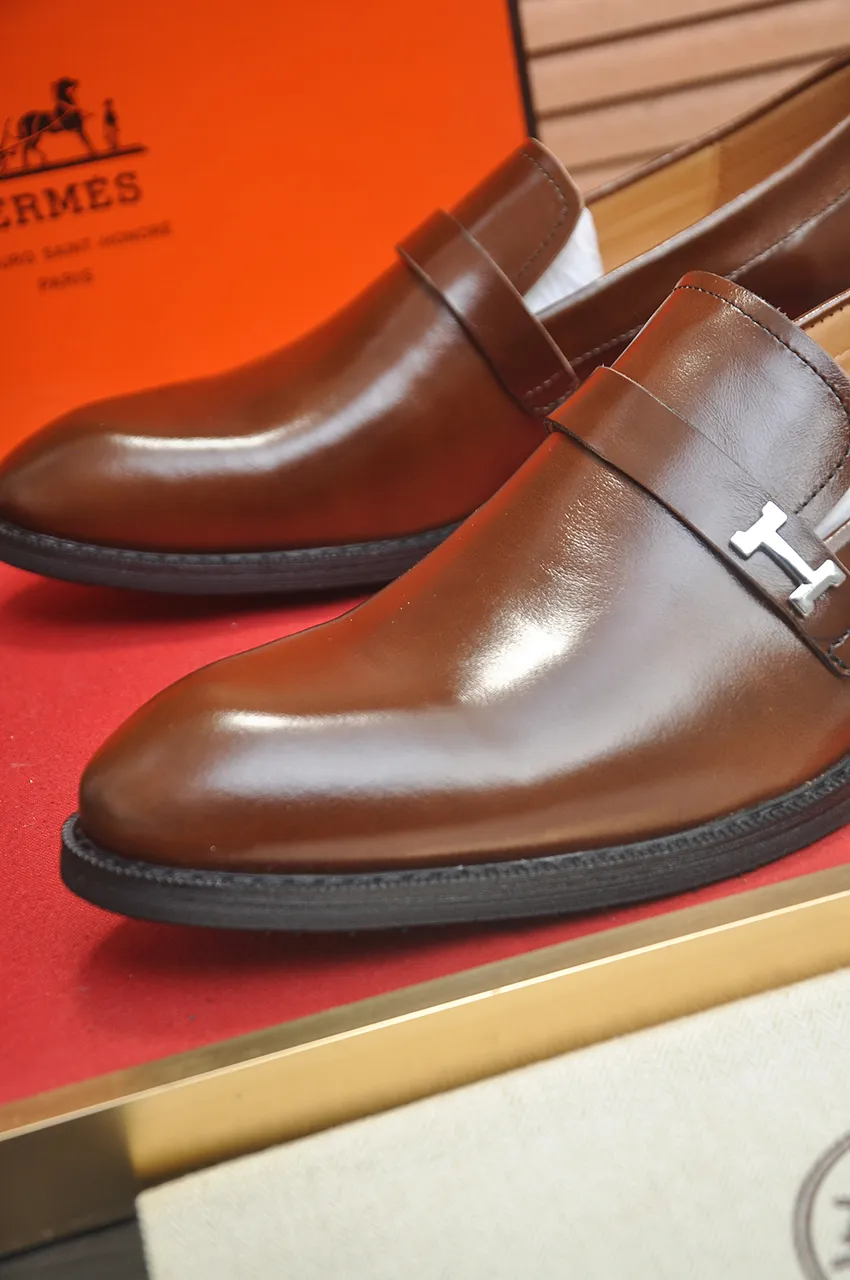 Men's shoes💰540💶[HERMES] (cowhide lining)🍀Italian top luxury🍀He does not pursue novel styles and gorgeous colors, but attracts the favor of successful men with his flawless, elegant and classic style. Formal leather shoes This very comfortable, simple and stable style allows you to easily match any style! The pattern is absolutely 1:1 refined from the original case, and we strive for excellence in materials, imported cowhide + cowhide lining💪💪💪extraordinary texture👍! .Code number: 39-45 (45 customized)